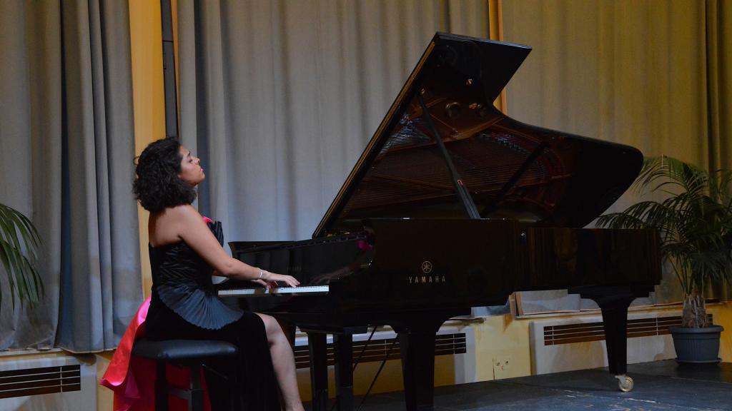 Ana KIPIANI au Palais de l'Europe de Menton joue PROKOFIEV(PHOTO Ch.MERLE)